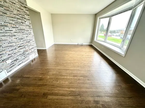 6322 W 63RD Place, Chicago, IL 60638