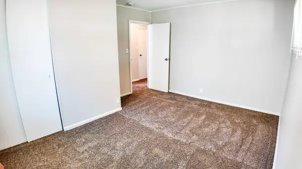 2821 S 11th Avenue, Broadview, IL 60155