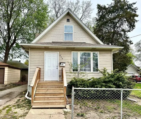 414 DWIGHT Street, Elgin, IL 60120