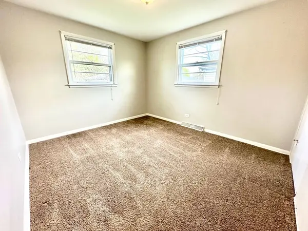 362 Heine Avenue, Elgin, IL 60123