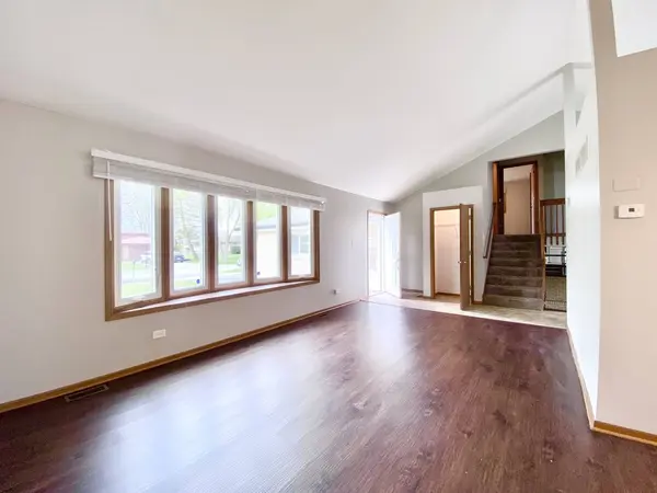 6062 Elm Lane, Matteson, IL 60443