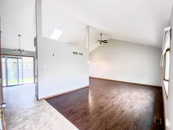 6062 Elm Lane, Matteson, IL 60443