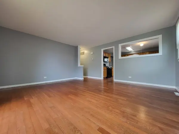 431 Whittier Lane, Mundelein, IL 60060