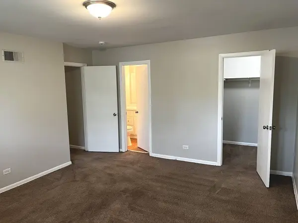 1041 W Iowa Street, Glenwood, IL 60425