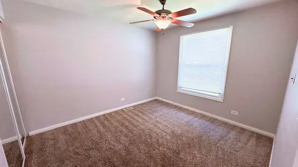 902 School Avenue, Matteson, IL 60443