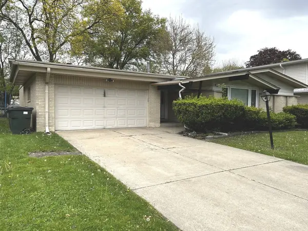 1041 W Iowa Street, Glenwood, IL 60425