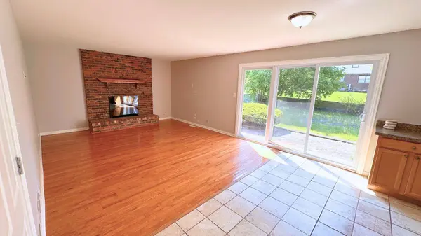 902 School Avenue, Matteson, IL 60443