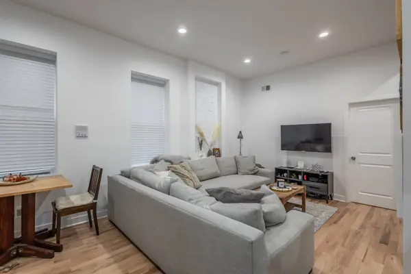 1344 W Ohio Street, Chicago, IL 60642