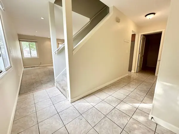 1484 Exeter Lane, South Elgin, IL 60177