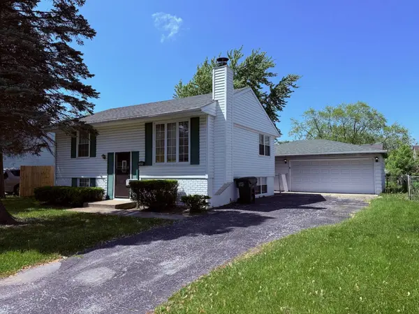 141 E Mulberry Drive, Glenwood, IL 60425