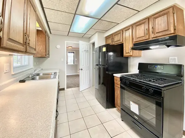 664 E 163rd Street, South Holland, IL 60473