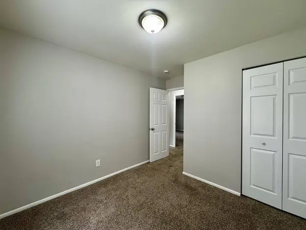 824 Dartmouth Avenue, Matteson, IL 60443