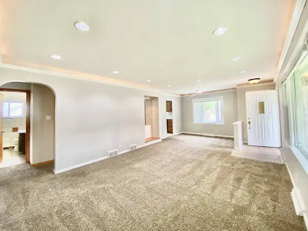 664 E 163rd Street, South Holland, IL 60473