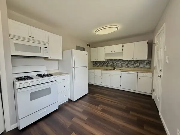 35 S Chestnut Court, Glenwood, IL 60425