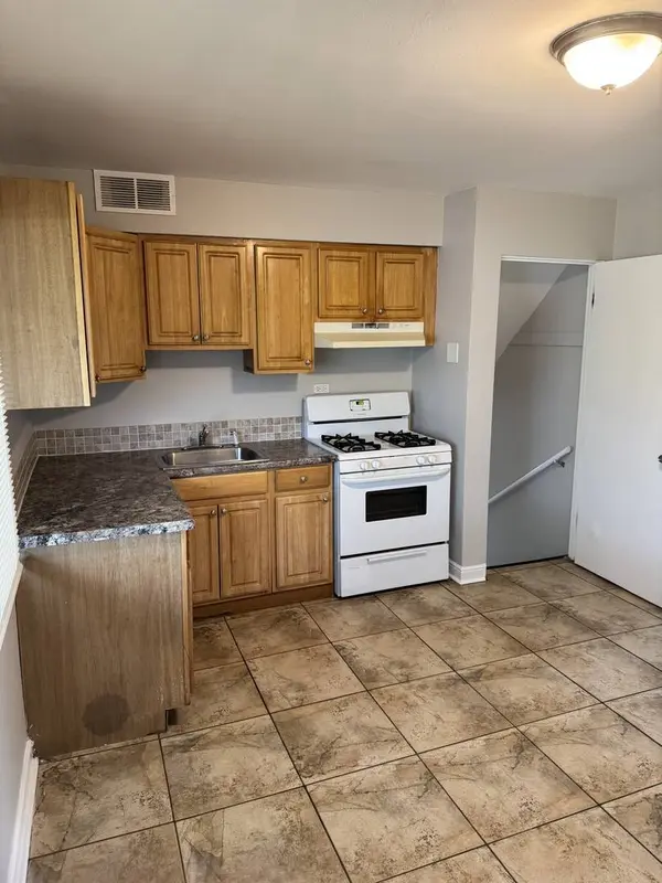 2219 S 13th Avenue, Broadview, IL 60155