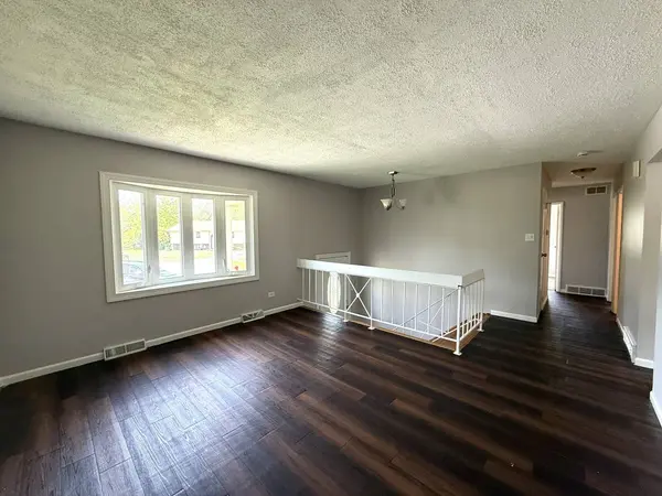 35 S Chestnut Court, Glenwood, IL 60425