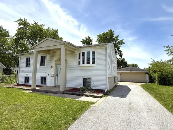 35 S Chestnut Court, Glenwood, IL 60425