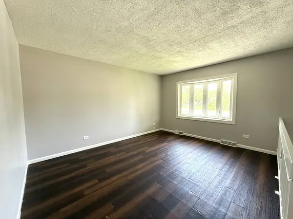 35 S Chestnut Court, Glenwood, IL 60425