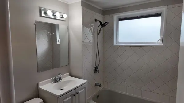 15965 Debbie Lane, South Holland, IL 60473