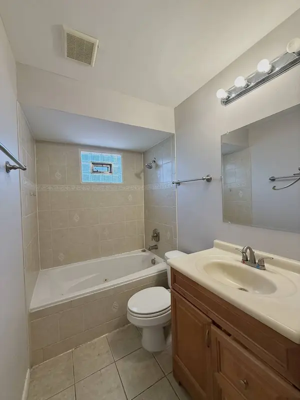 35 S Chestnut Court, Glenwood, IL 60425