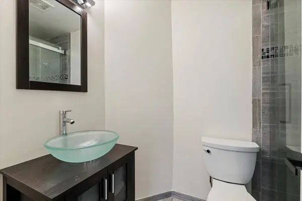 1300 Woodside Court #B2, Schaumburg, IL 60193