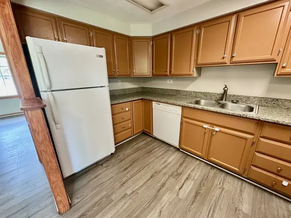 814 Spruce Court, Streamwood, IL 60107