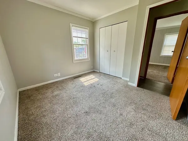 814 Spruce Court, Streamwood, IL 60107