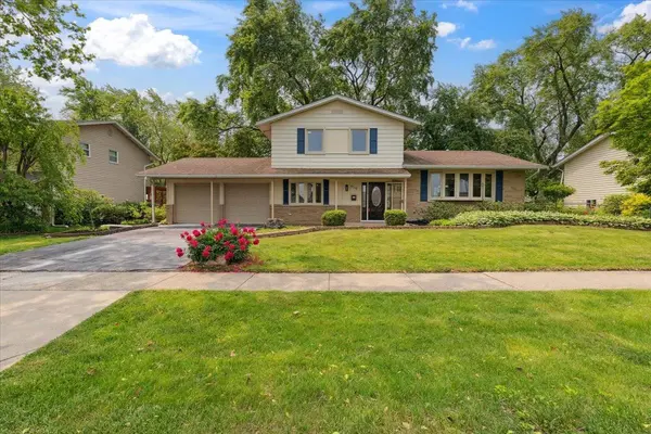 919 E Cooper Drive, Palatine, IL 60074