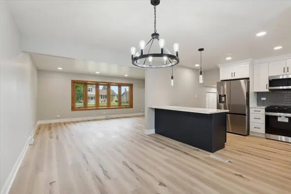 919 E Cooper Drive, Palatine, IL 60074