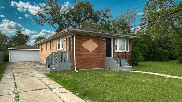 105 W 158th Place, Harvey, IL 60426