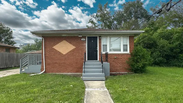 105 W 158th Place, Harvey, IL 60426