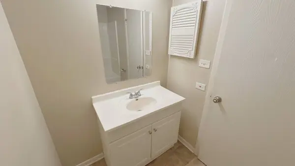 22614 Clarendon Avenue, Richton Park, IL 60471