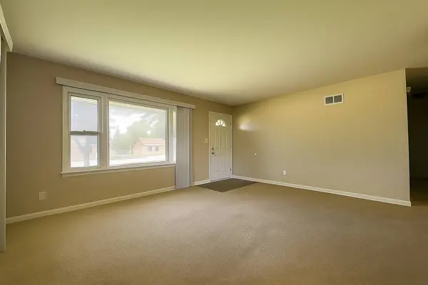 2110 Gilead Avenue, Zion, IL 60099