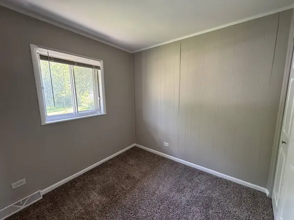 502 E Rose Court, Glenwood, IL 60425