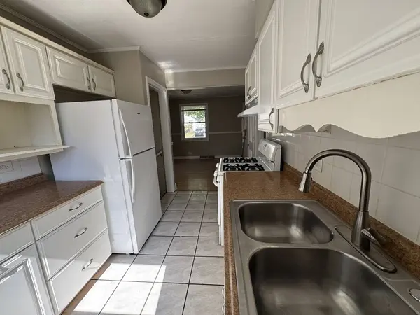 18052 Commercial Avenue, Lansing, IL 60438