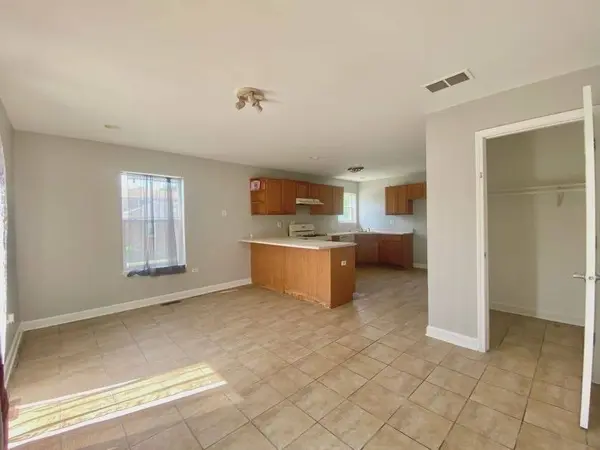 9159 S Dobson Avenue, Chicago, IL 60619
