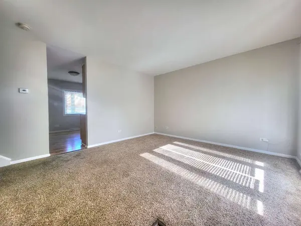 127 N Cedar Lane, Glenwood, IL 60425