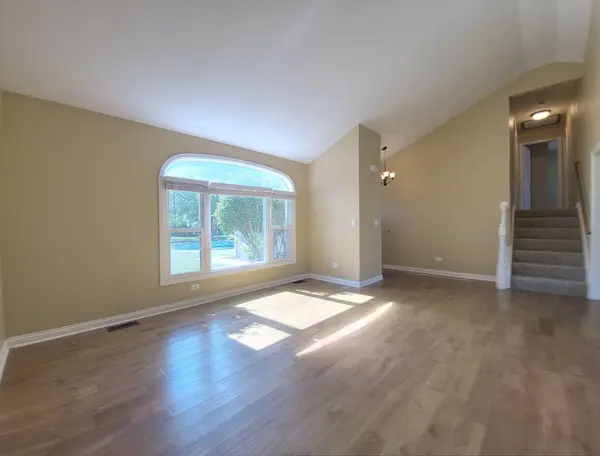 913 Dartmouth Avenue, Matteson, IL 60443