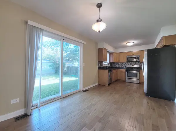 913 Dartmouth Avenue, Matteson, IL 60443