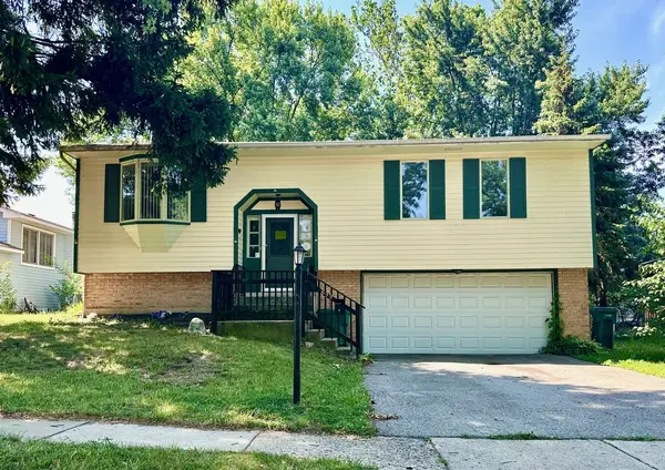 899 Carl Avenue, Elgin, IL 60120