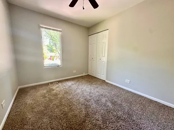 899 Carl Avenue, Elgin, IL 60120