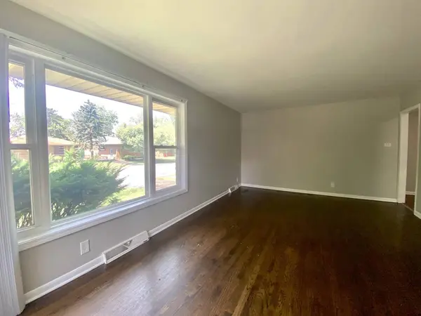 16009 Debbie Lane, South Holland, IL 60473