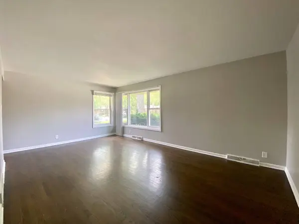 16009 Debbie Lane, South Holland, IL 60473