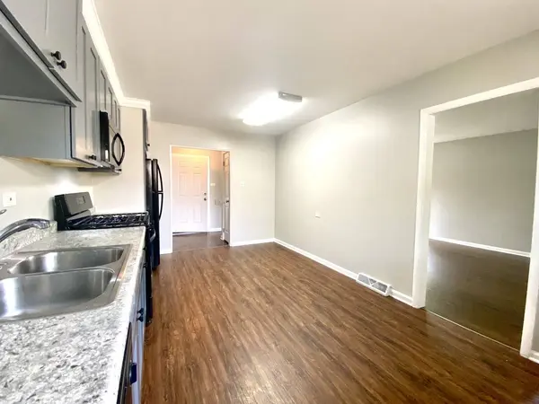 16009 Debbie Lane, South Holland, IL 60473