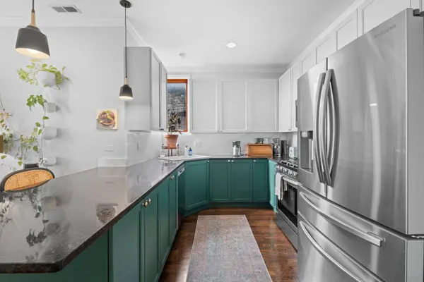 2058 N Western Avenue #301, Chicago, IL 60647