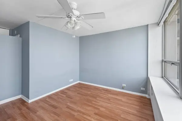 1360 N Sandburg Terrace #2704C, Chicago, IL 60610