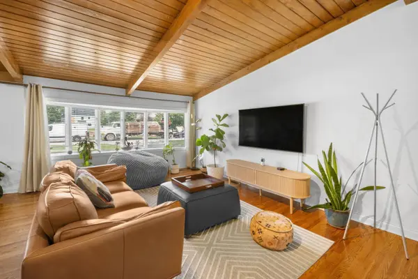 3465 Tamarind Drive, Northbrook, IL 60062