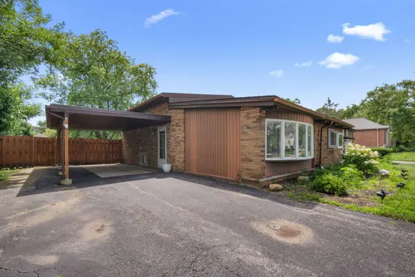 3465 Tamarind Drive, Northbrook, IL 60062