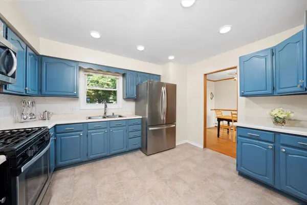 310 CRYSTAL LAKE Road, Lake In The Hills, IL 60156