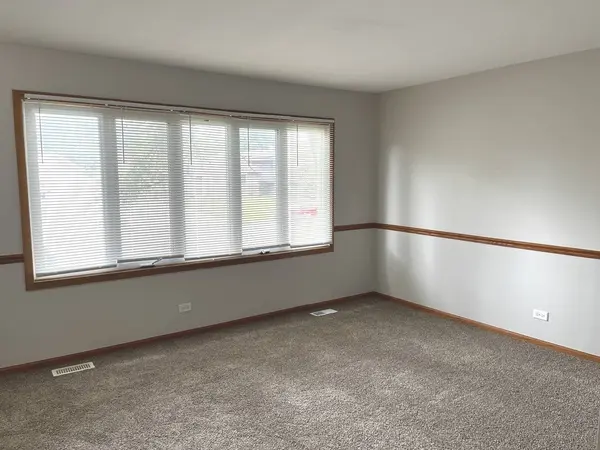 16101 DEBRA Drive, Oak Forest, IL 60452